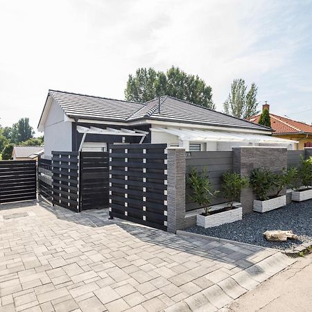 Balatonic Lemon Apartmanhaz Siófok Zewnętrze zdjęcie
