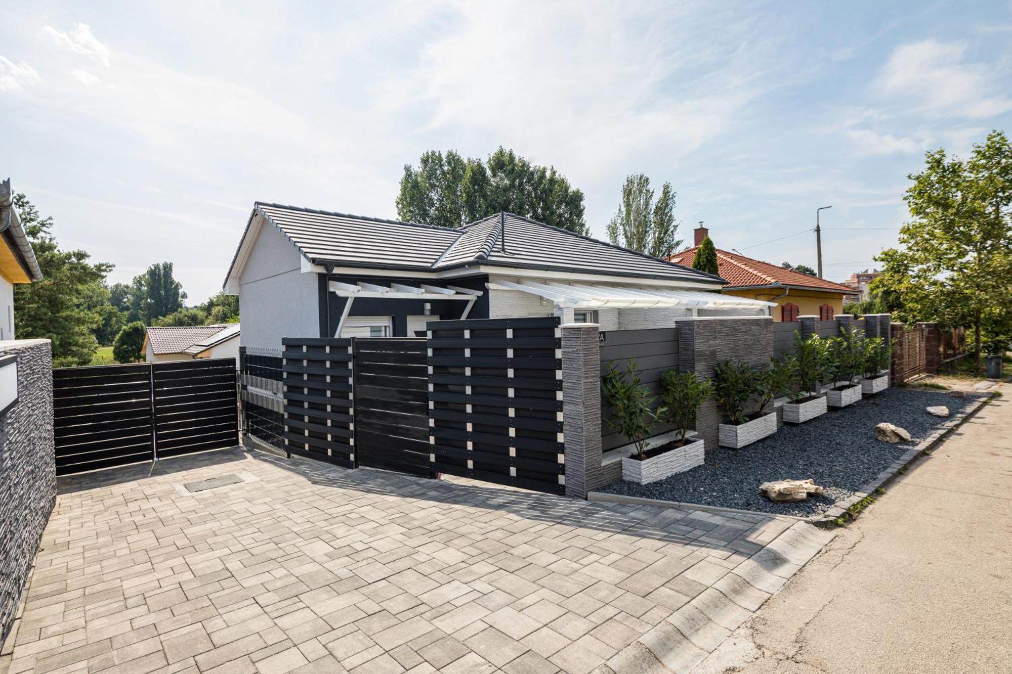 Balatonic Lemon Apartmanhaz Siófok Zewnętrze zdjęcie