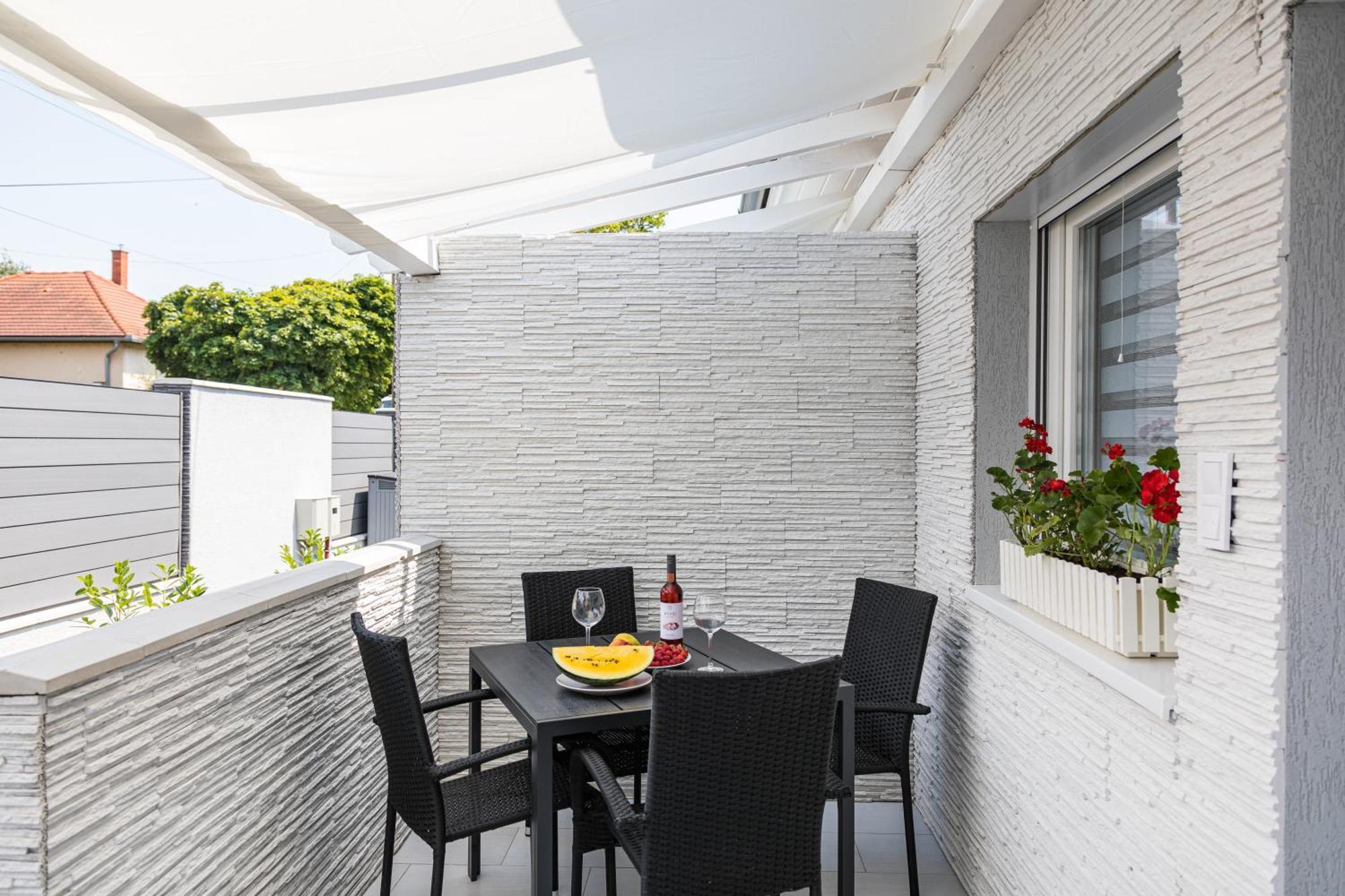 Balatonic Lemon Apartmanhaz Siófok Zewnętrze zdjęcie