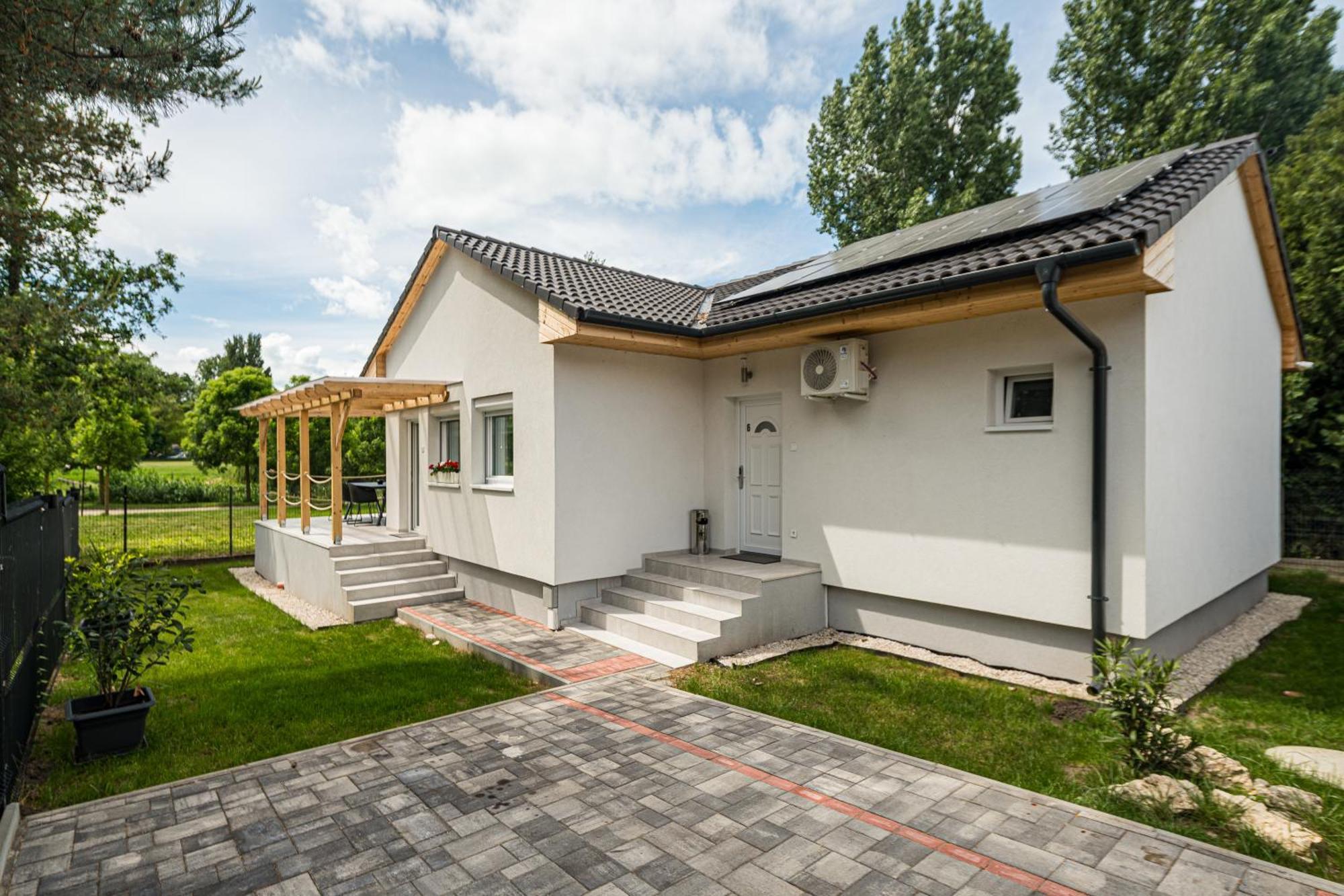 Balatonic Lemon Apartmanhaz Siófok Zewnętrze zdjęcie